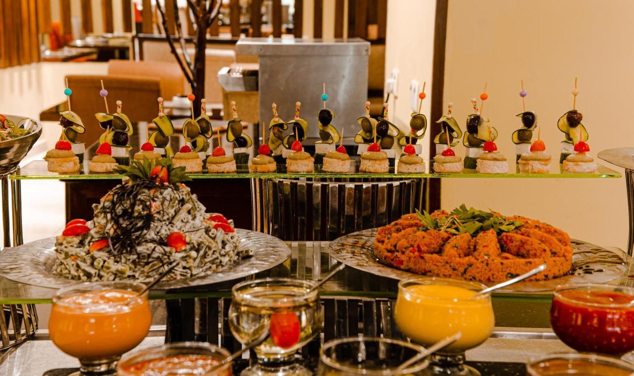 Oryx Hotel Akaba Kültér fotó A selection of canapés