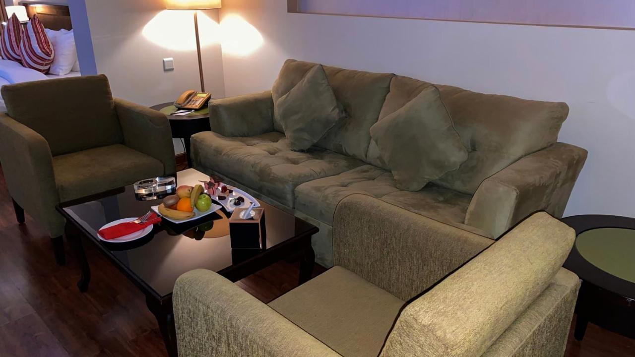 Oryx Hotel Akaba Kültér fotó A sofa